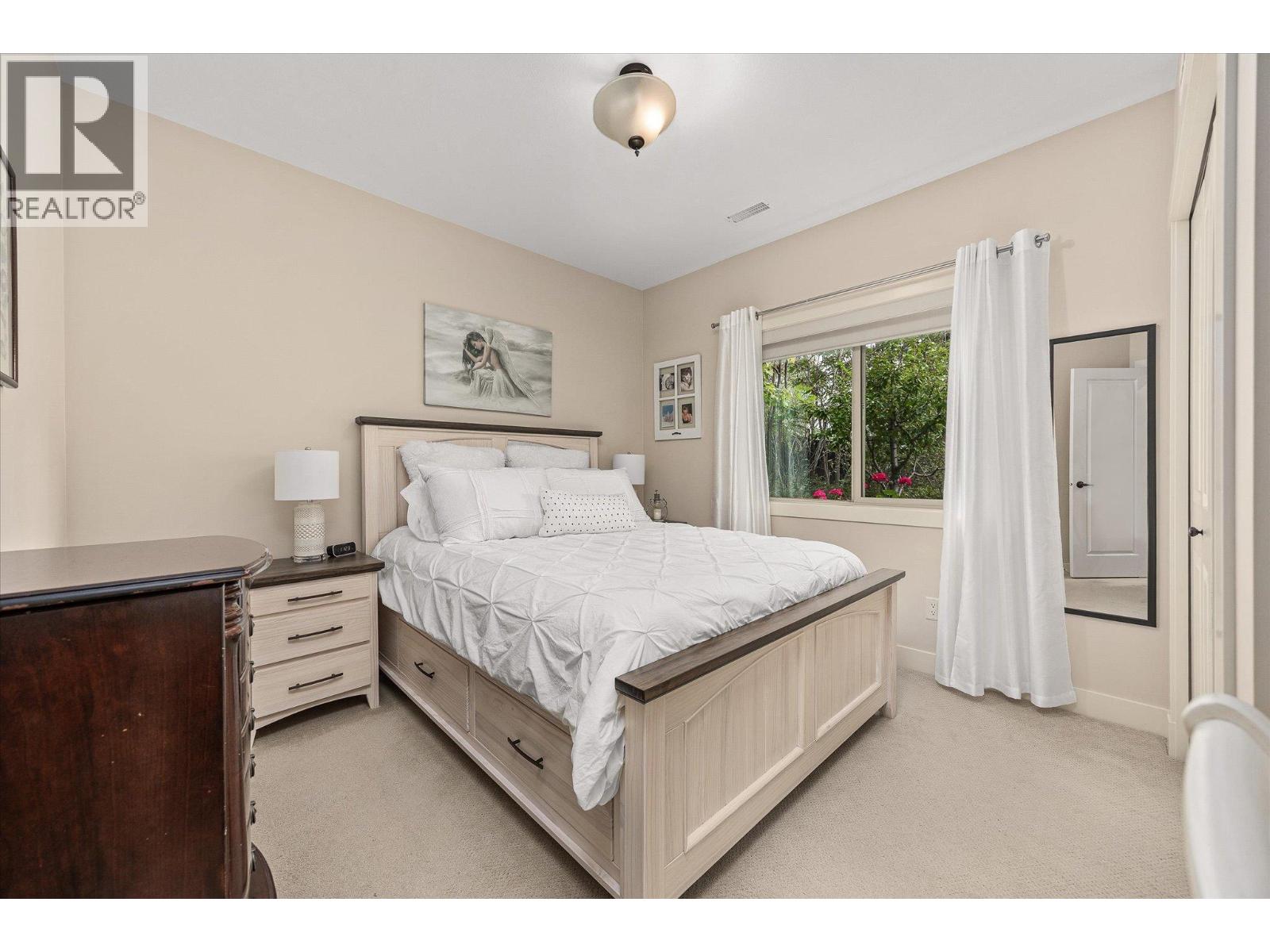  2551 Paramount Drive, West Kelowna