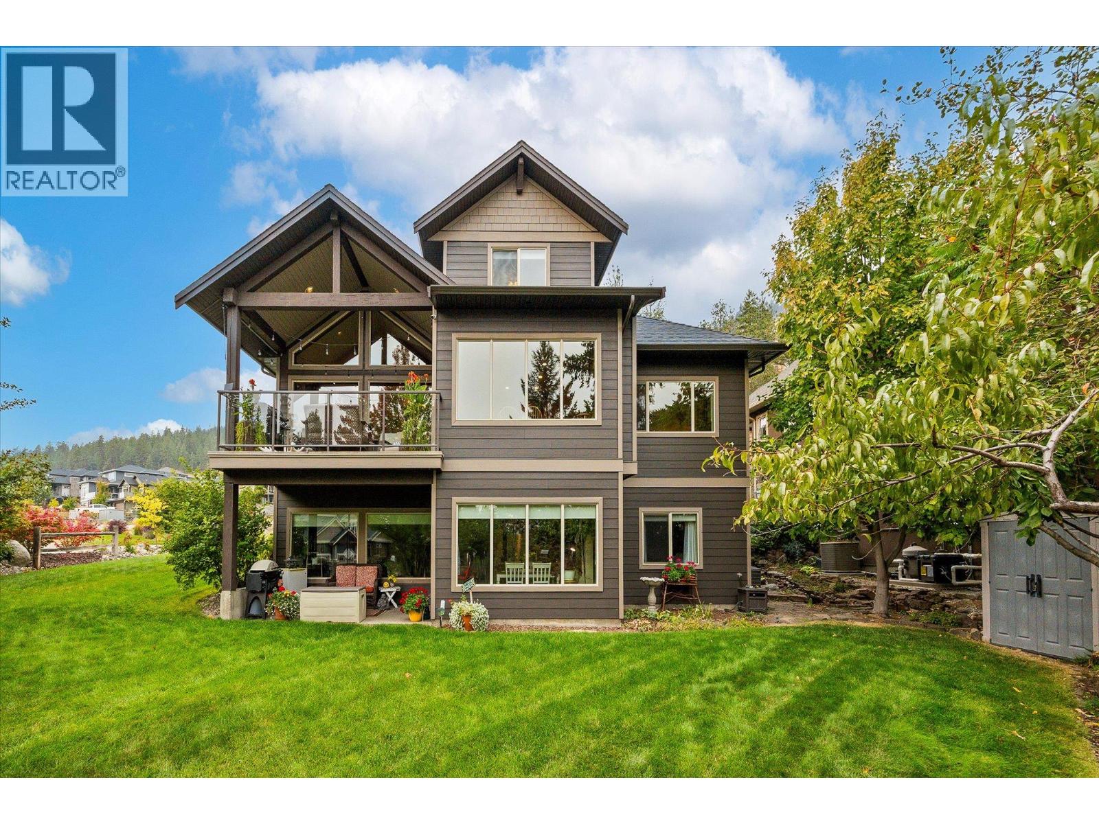  2551 Paramount Drive, West Kelowna