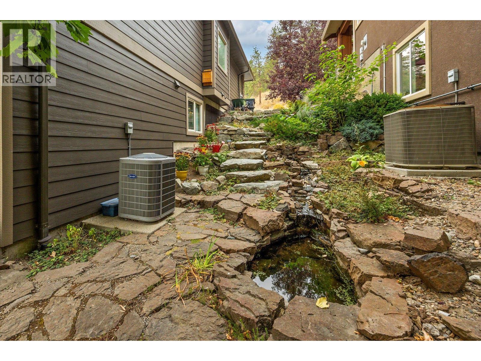  2551 Paramount Drive, West Kelowna