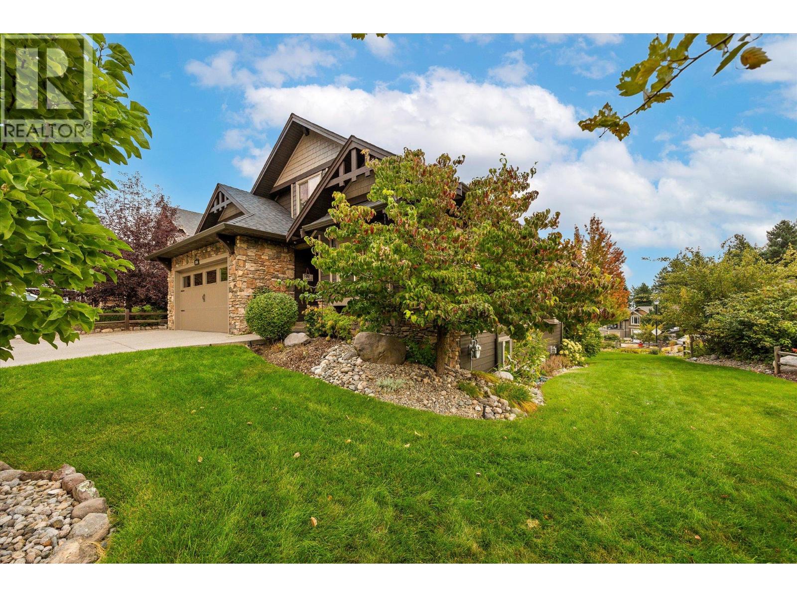  2551 Paramount Drive, West Kelowna