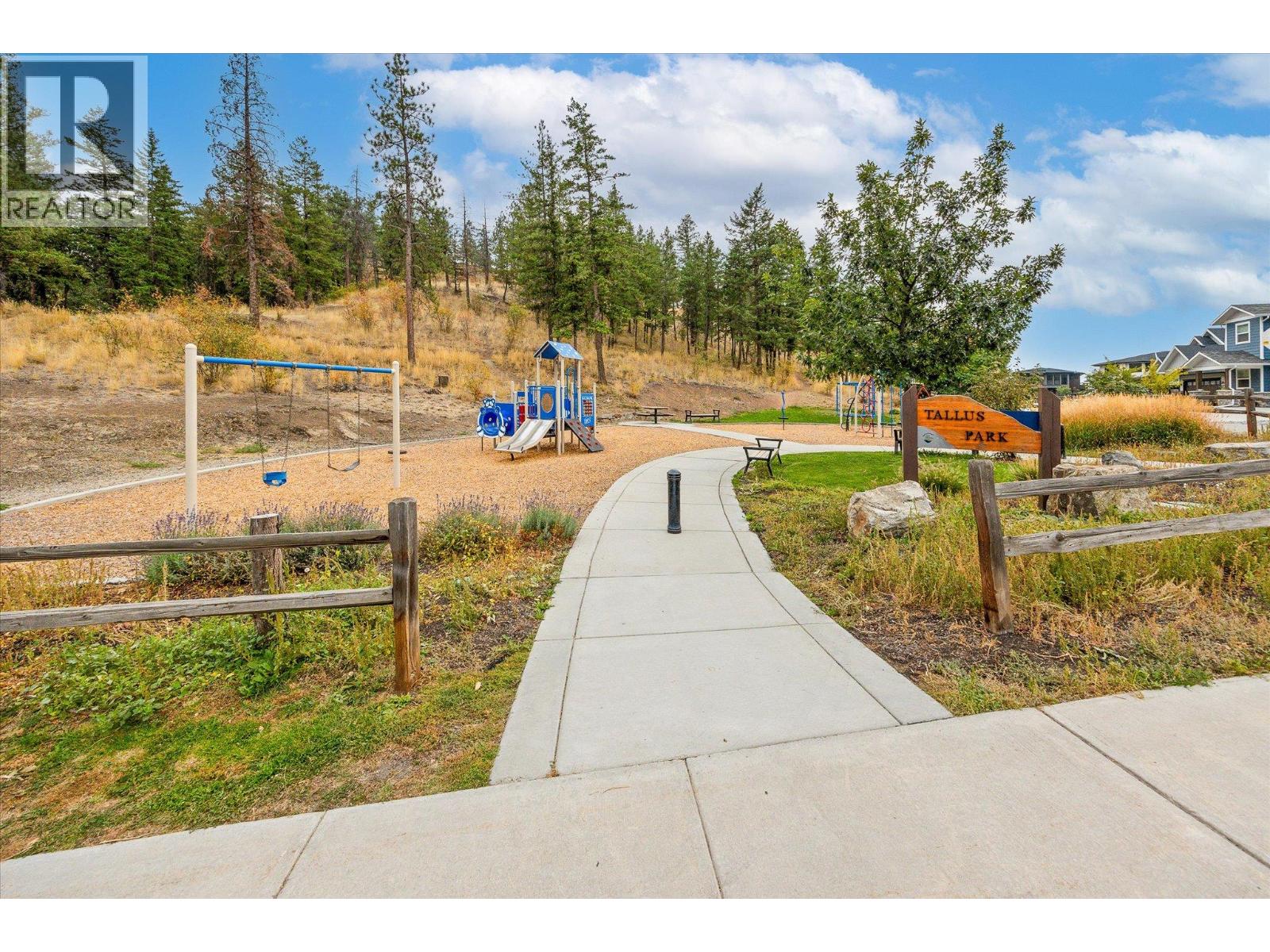  2551 Paramount Drive, West Kelowna