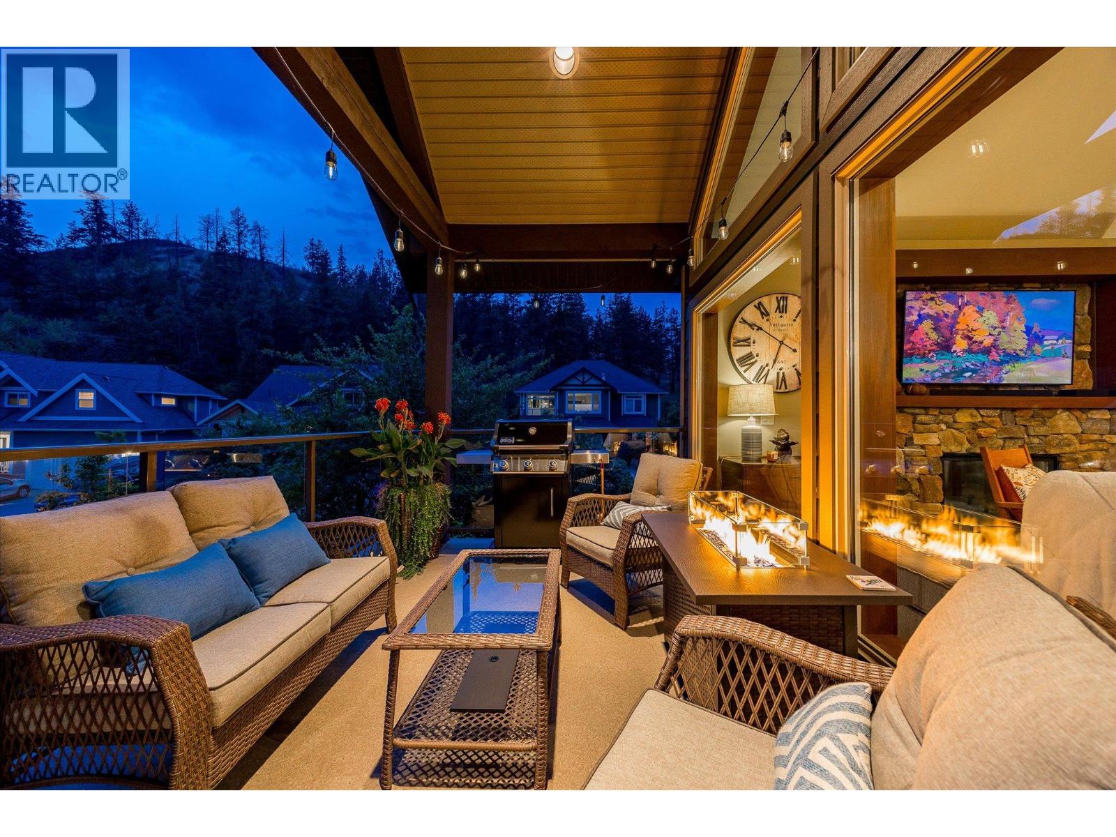 2551 Paramount Drive, West Kelowna