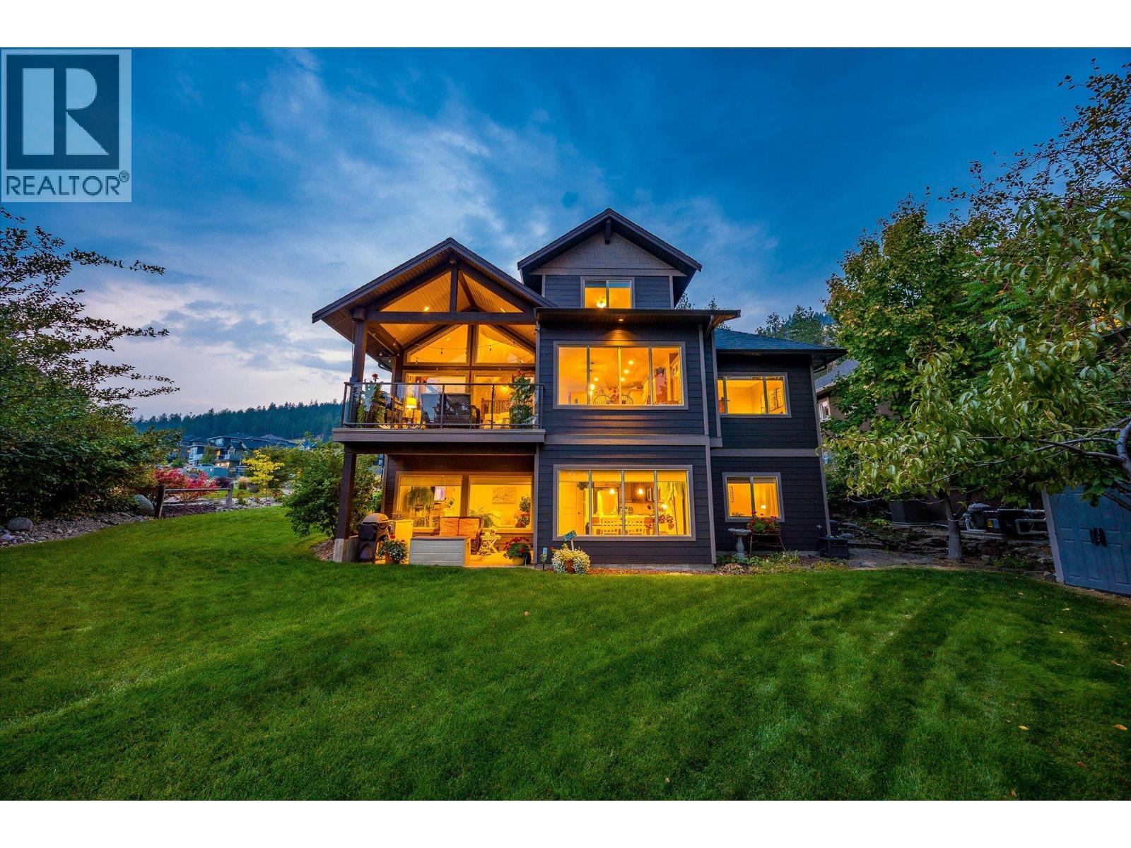  2551 Paramount Drive, West Kelowna