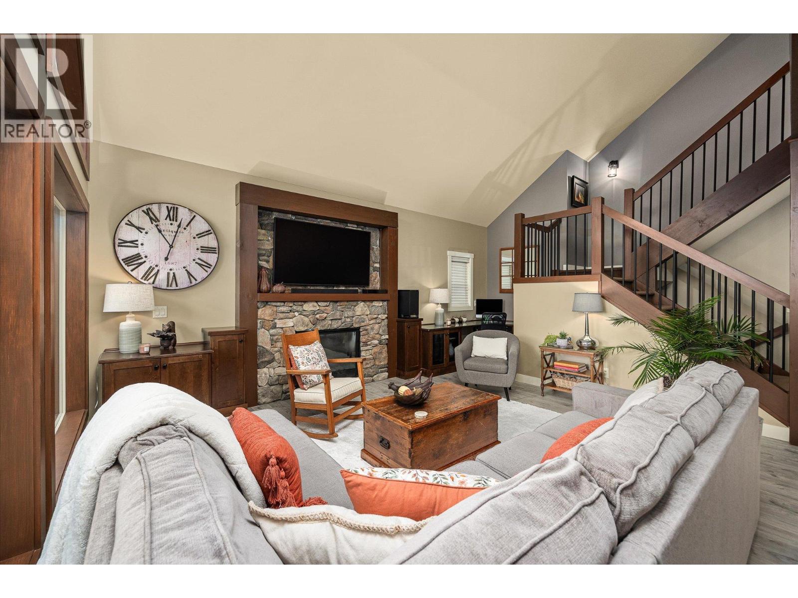  2551 Paramount Drive, West Kelowna