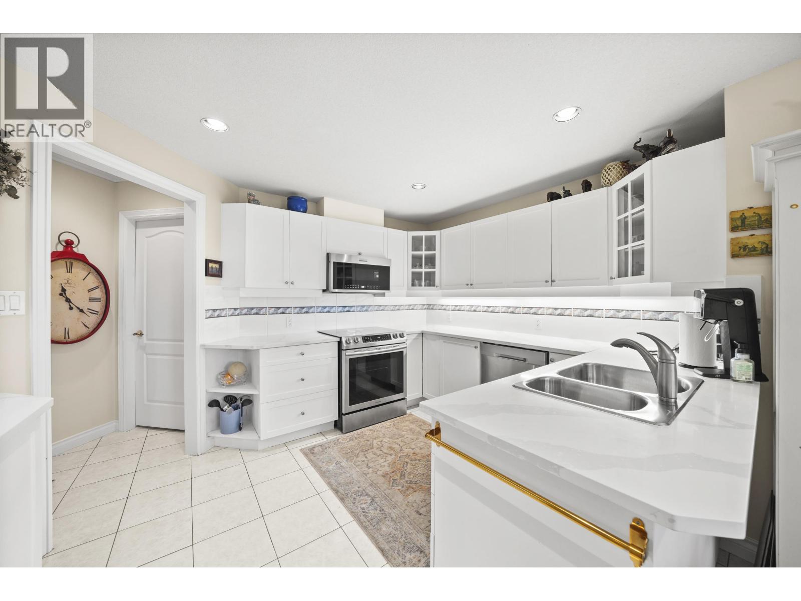#204-1250 55 Street, Delta