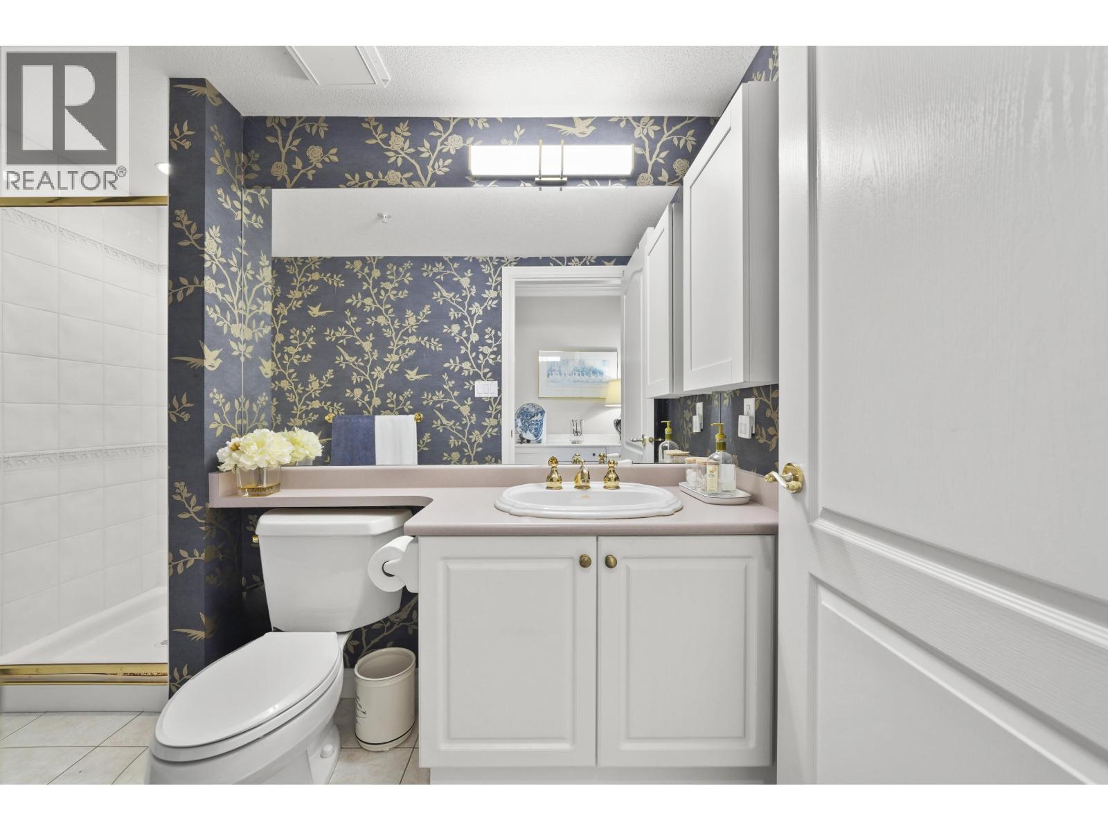 #204-1250 55 Street, Delta
