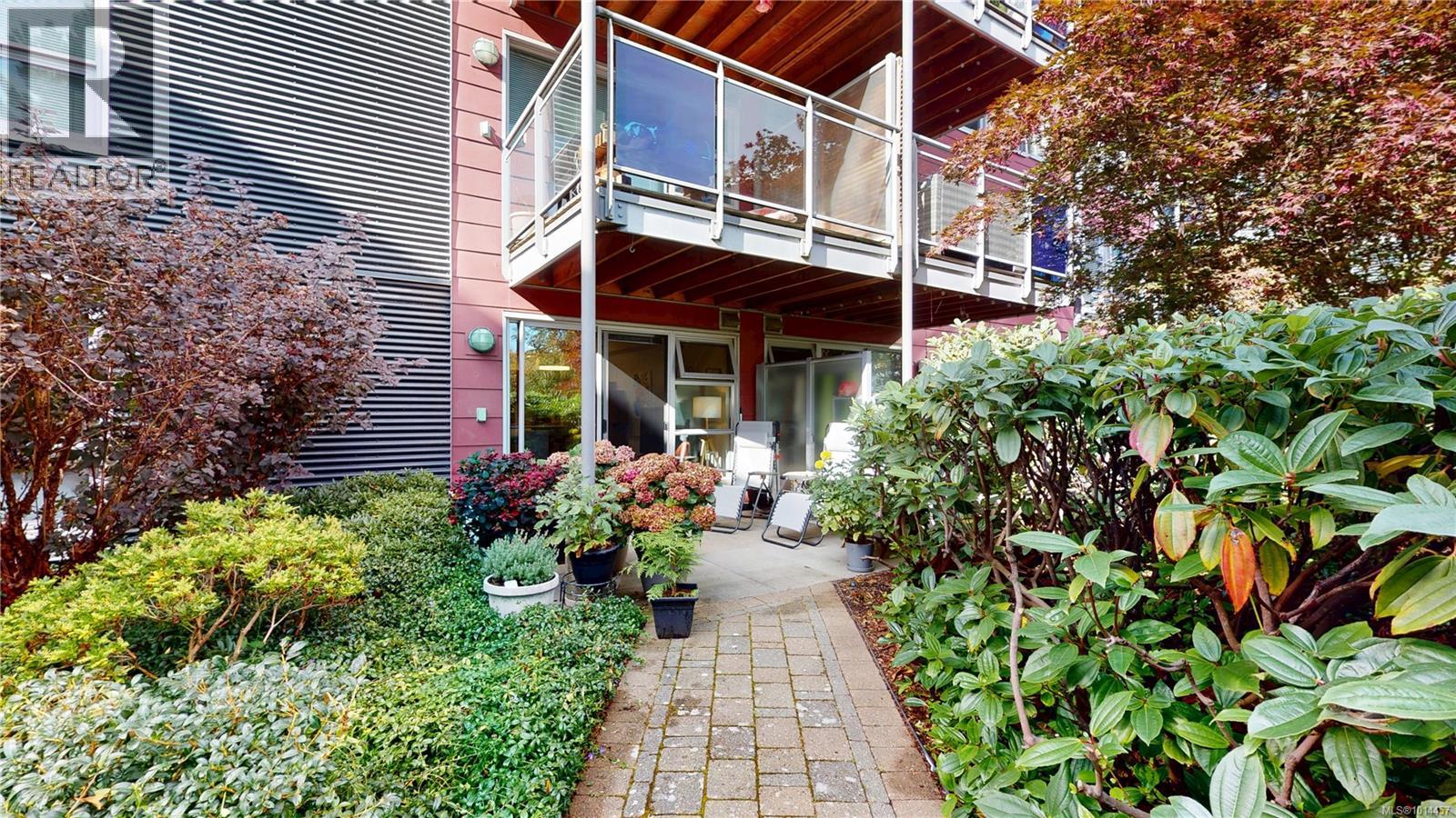 111 797 Tyee Rd, Victoria