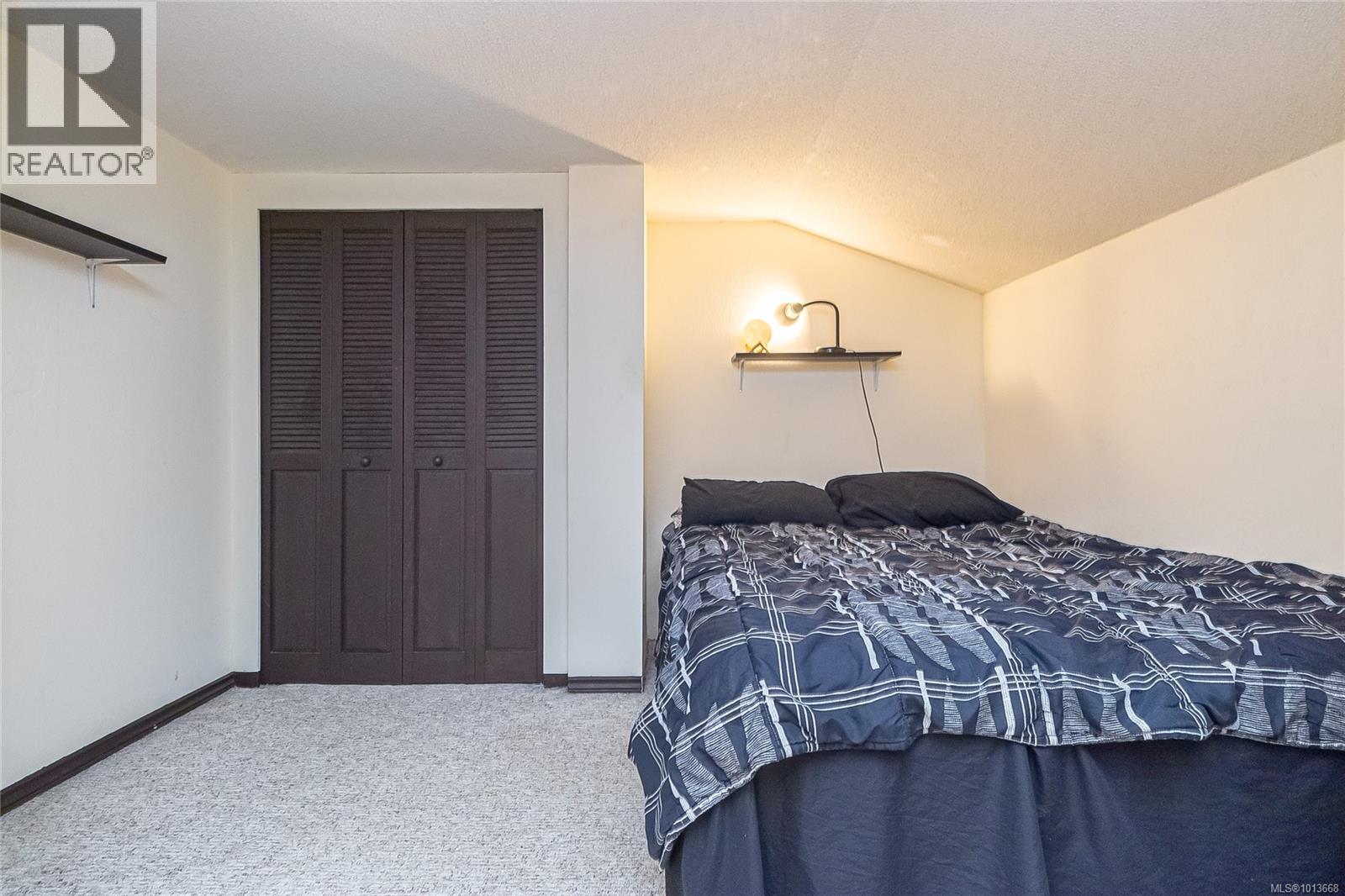 407 1009 McKenzie Avenue, Saanich