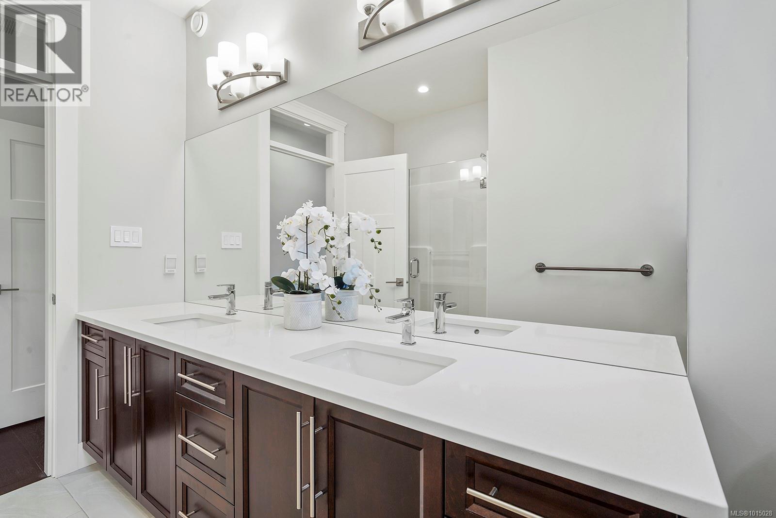 436 Ridgefield Dr, Parksville
