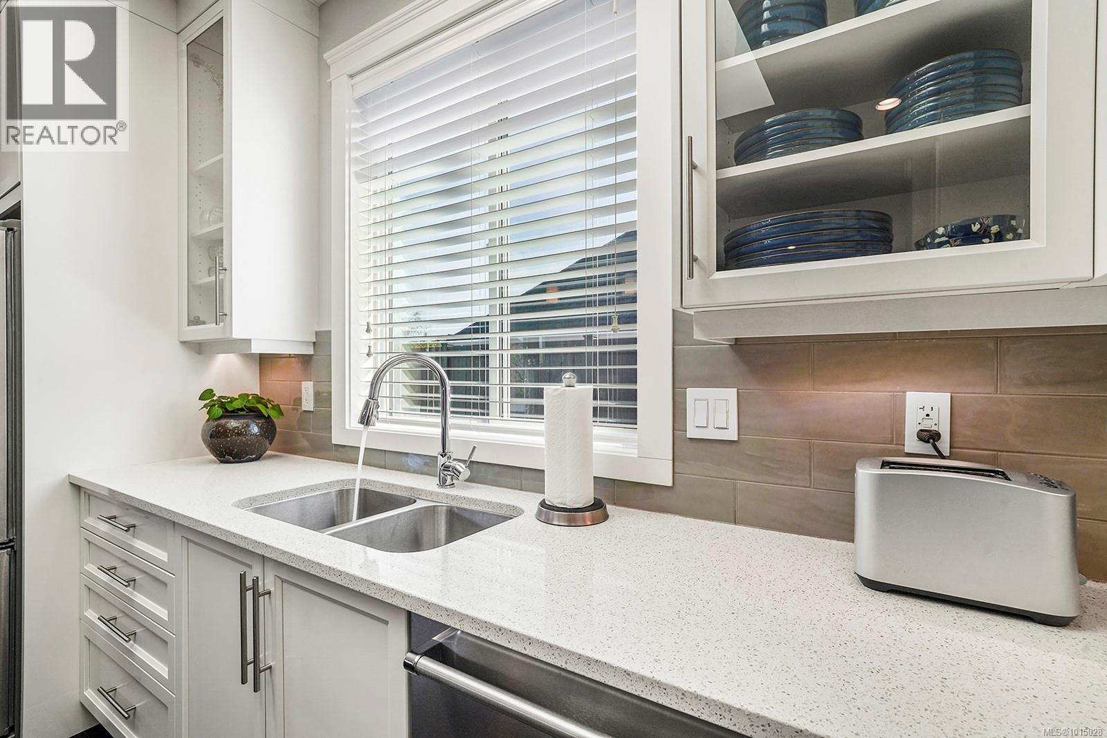436 Ridgefield Dr, Parksville