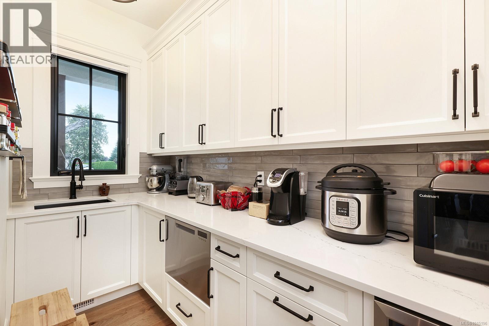 3227 Winchester Ave, Courtenay