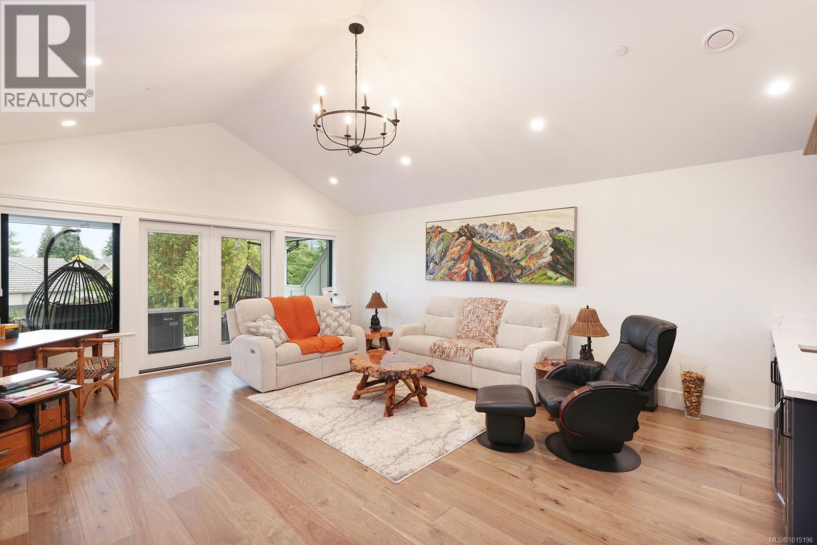3227 Winchester Ave, Courtenay