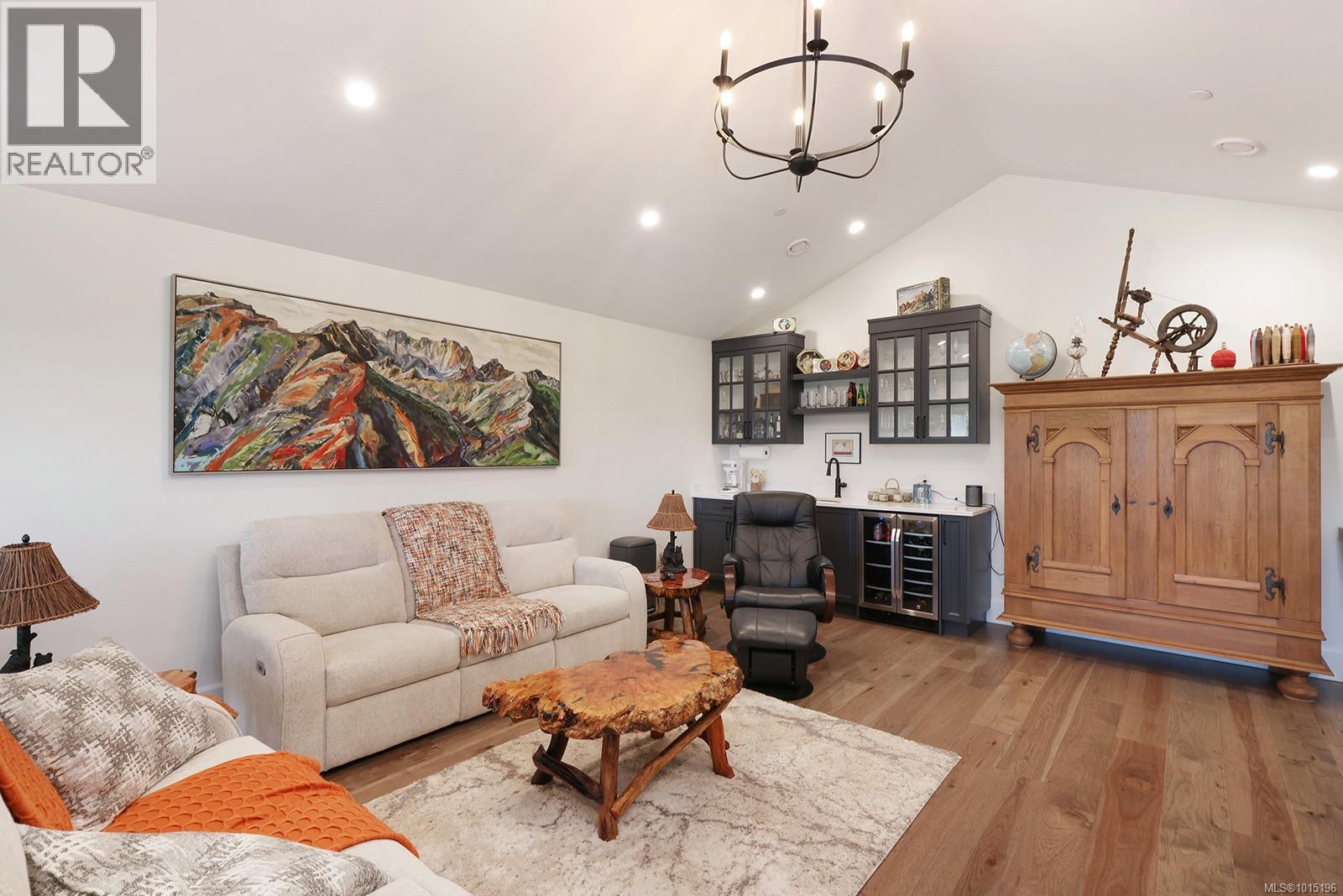 3227 Winchester Ave, Courtenay