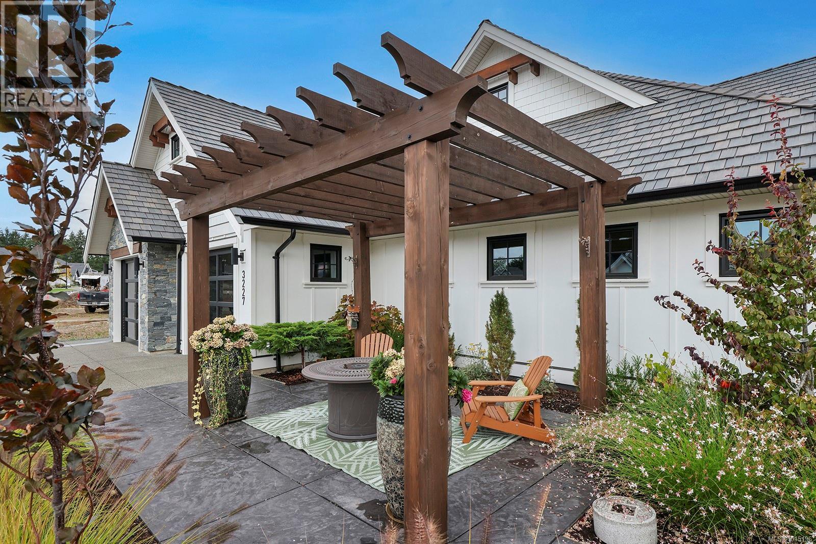3227 Winchester Ave, Courtenay