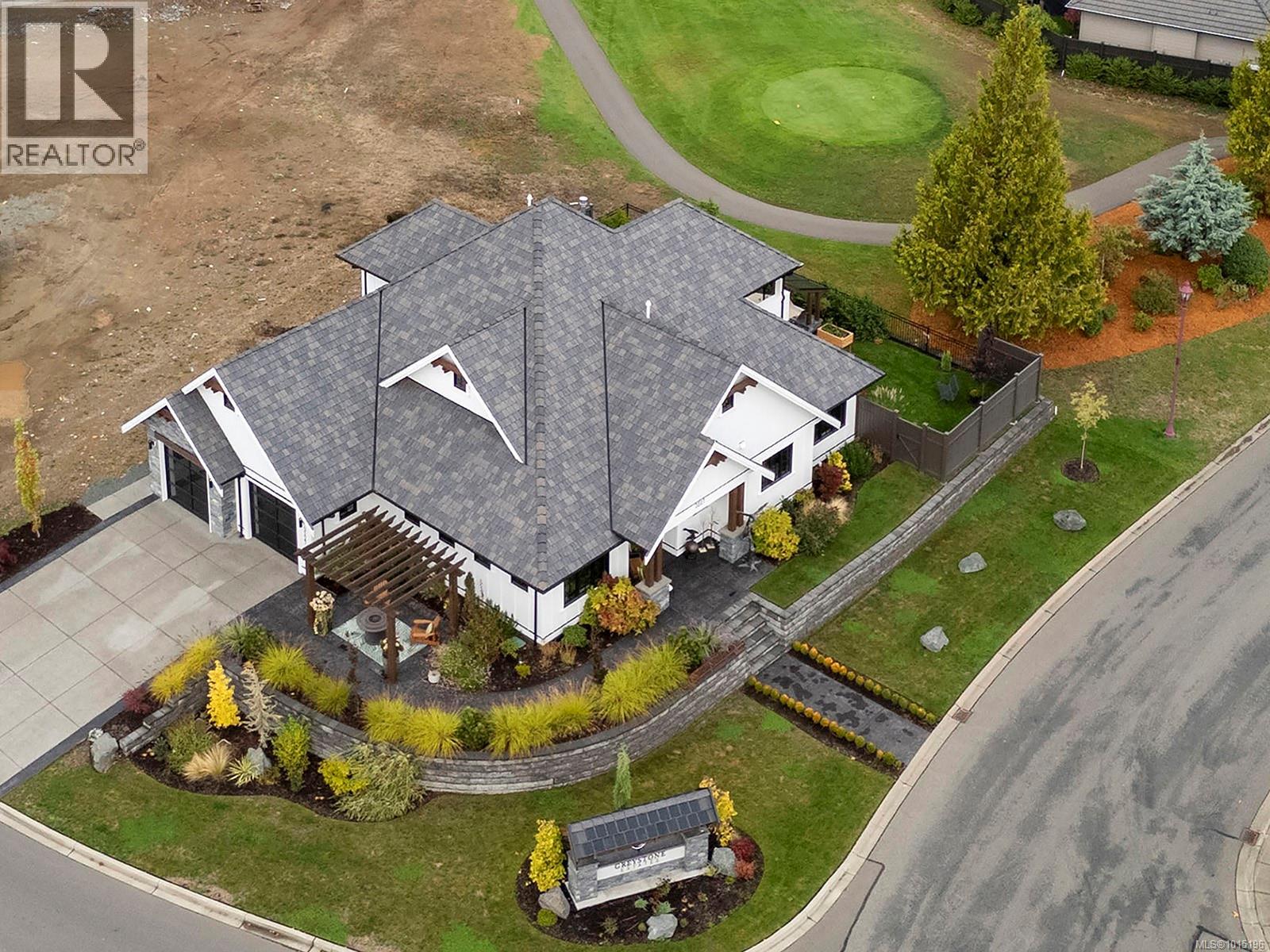 3227 Winchester Ave, Courtenay