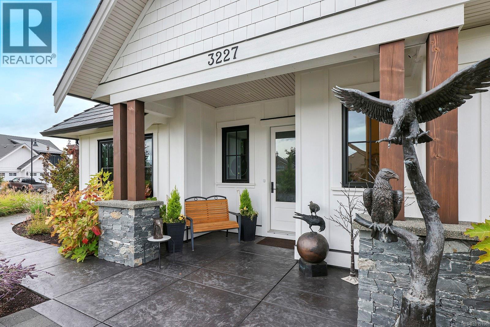 3227 Winchester Ave, Courtenay