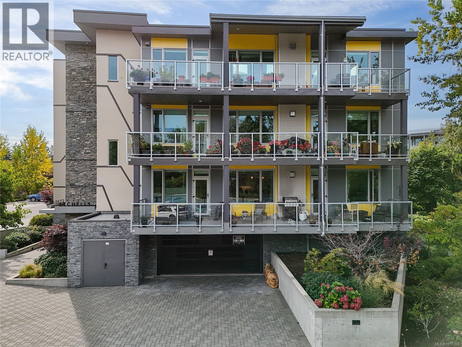 206 10660 McDonald Park Road, North Saanich