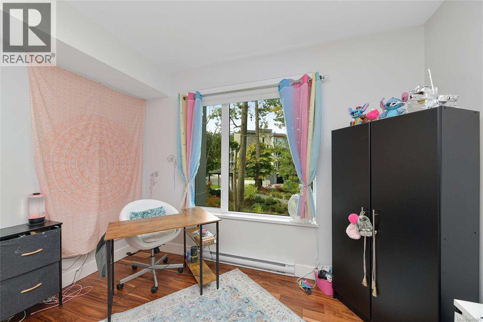 206 10660 McDonald Park Road, North Saanich