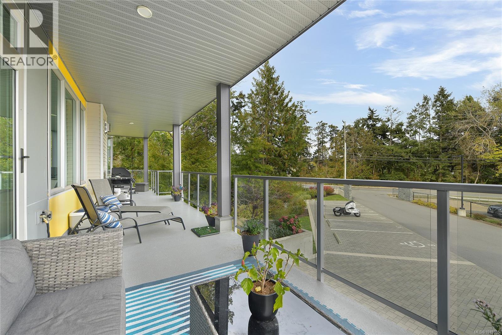 206 10660 McDonald Park Road, North Saanich