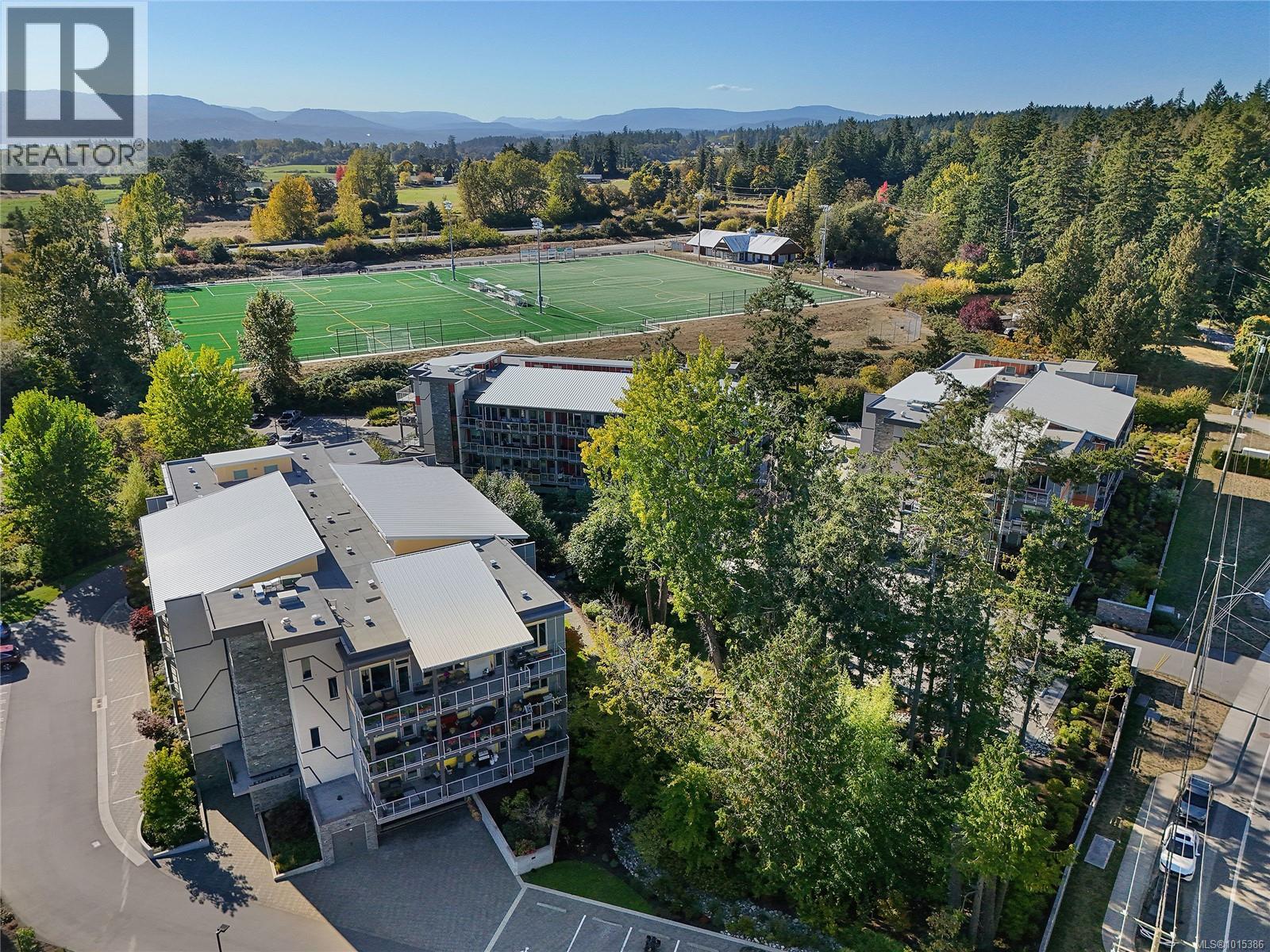 206 10660 McDonald Park Road, North Saanich