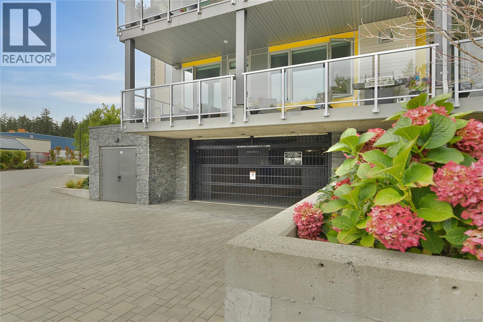 206 10660 McDonald Park Road, North Saanich