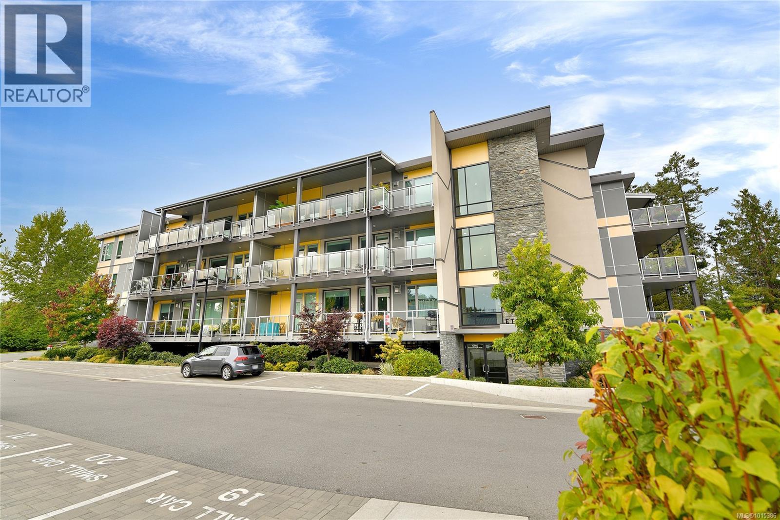 206 10660 McDonald Park Road, North Saanich