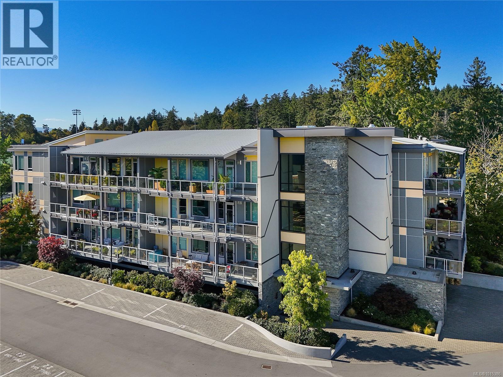 206 10660 McDonald Park Road, North Saanich