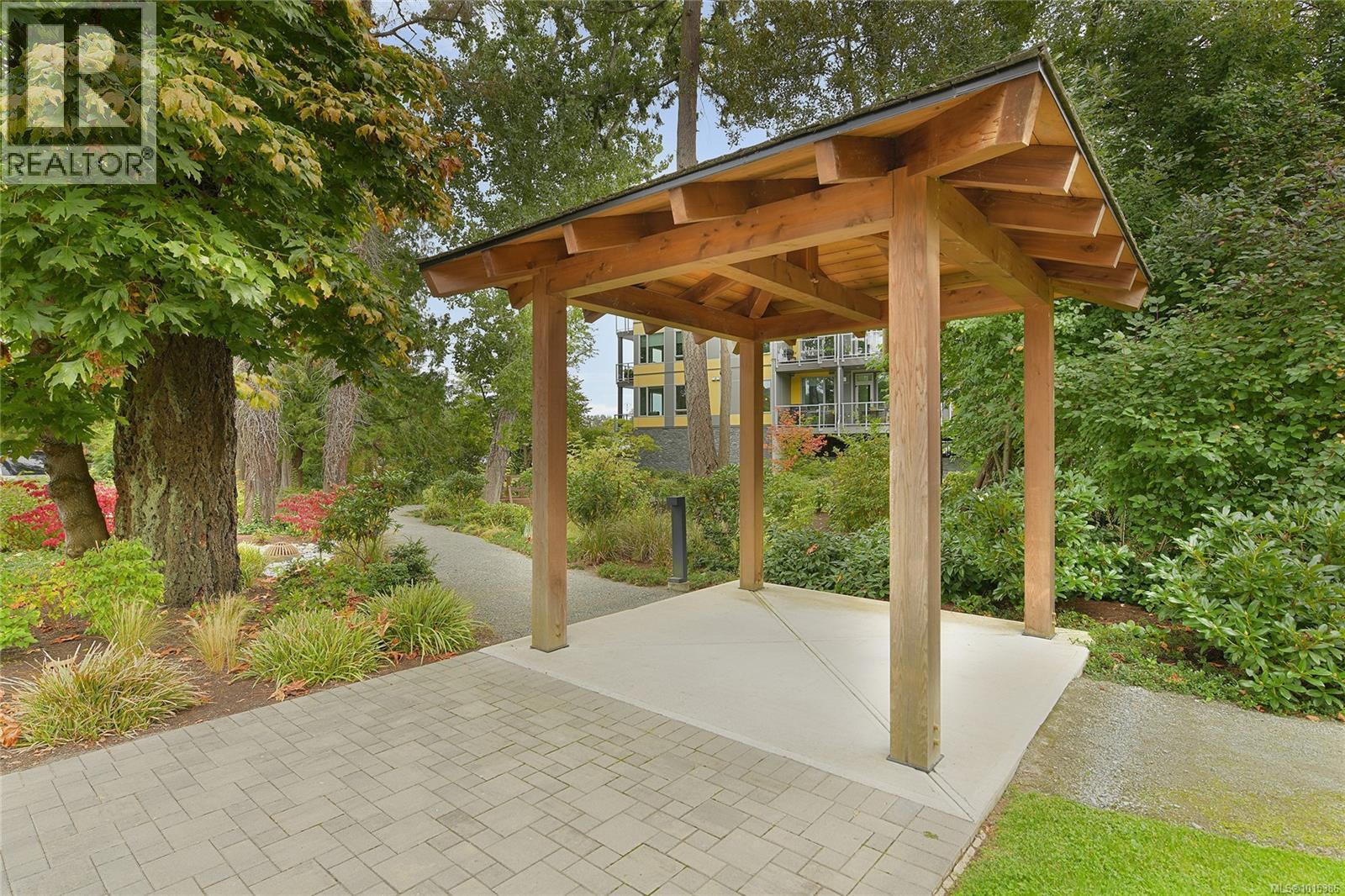 206 10660 McDonald Park Road, North Saanich