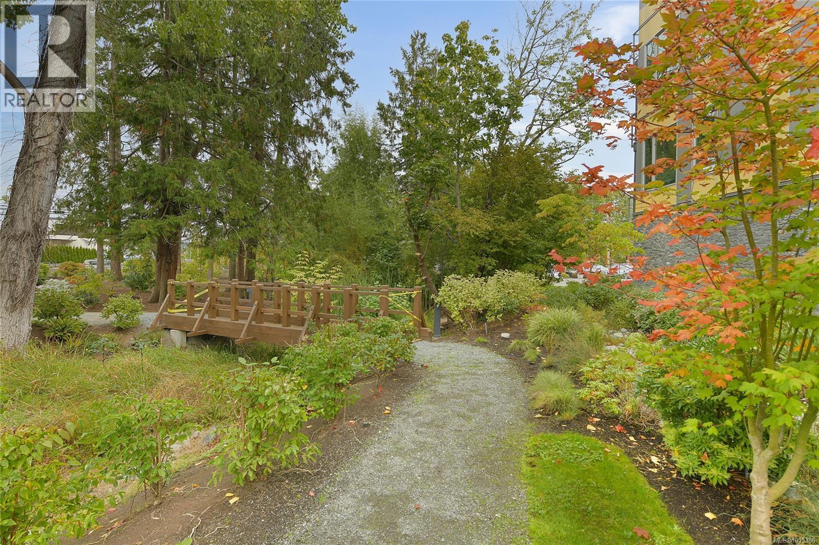 206 10660 McDonald Park Road, North Saanich