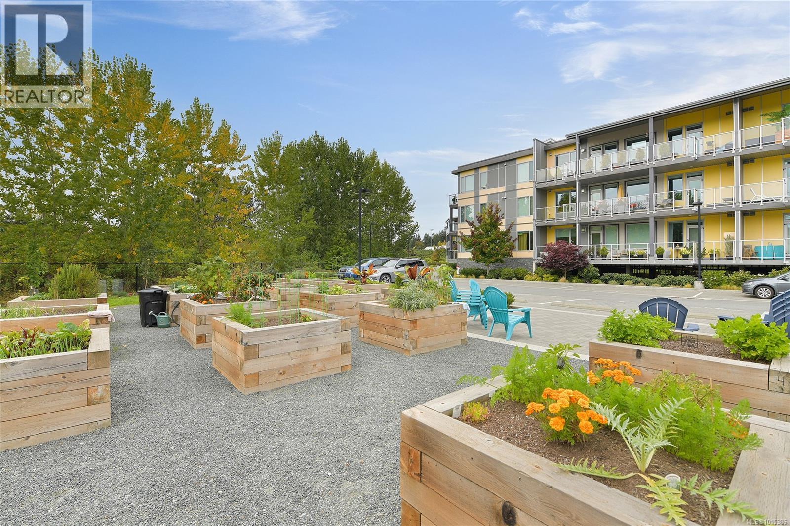 206 10660 McDonald Park Road, North Saanich