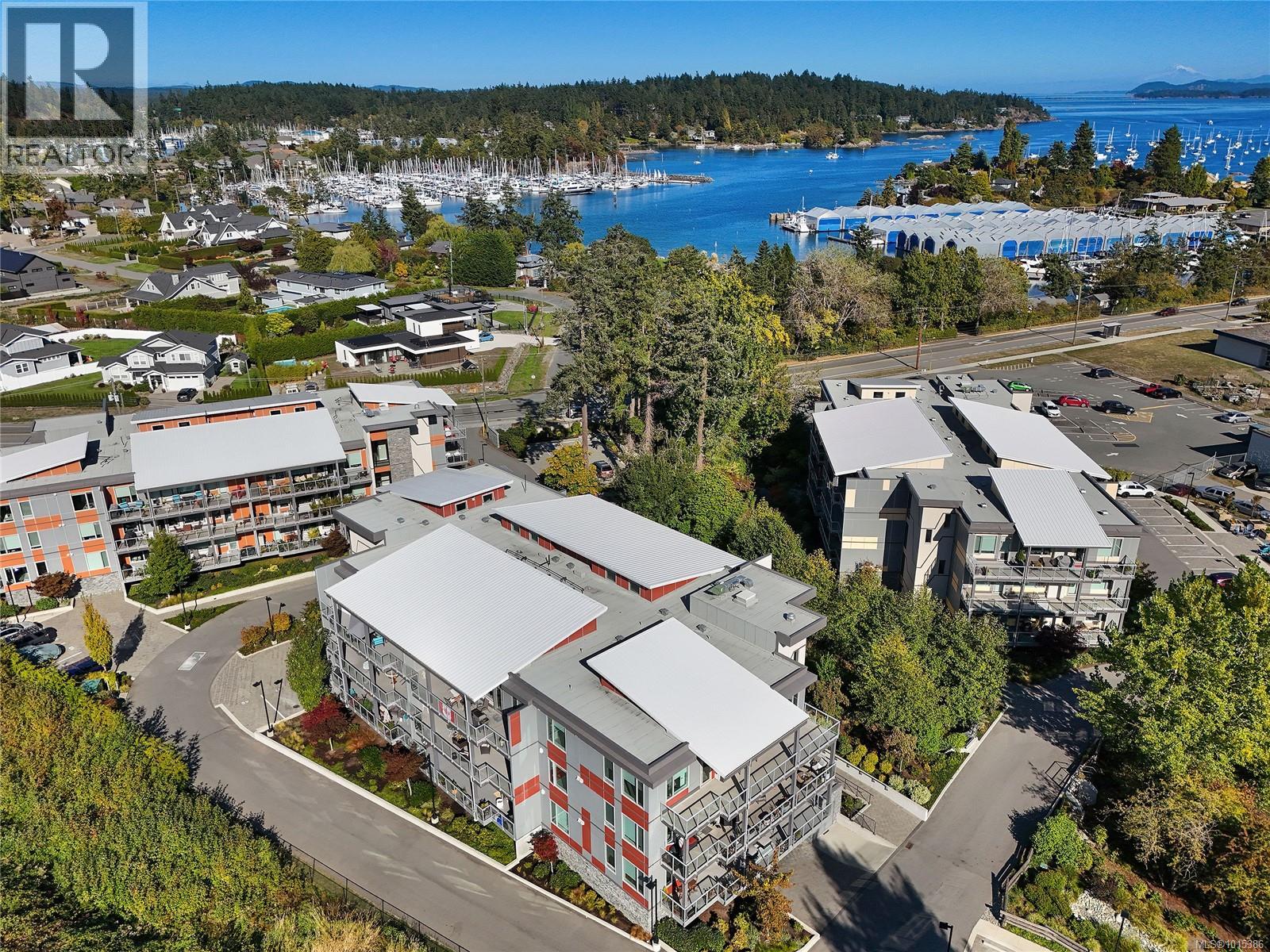206 10660 McDonald Park Road, North Saanich