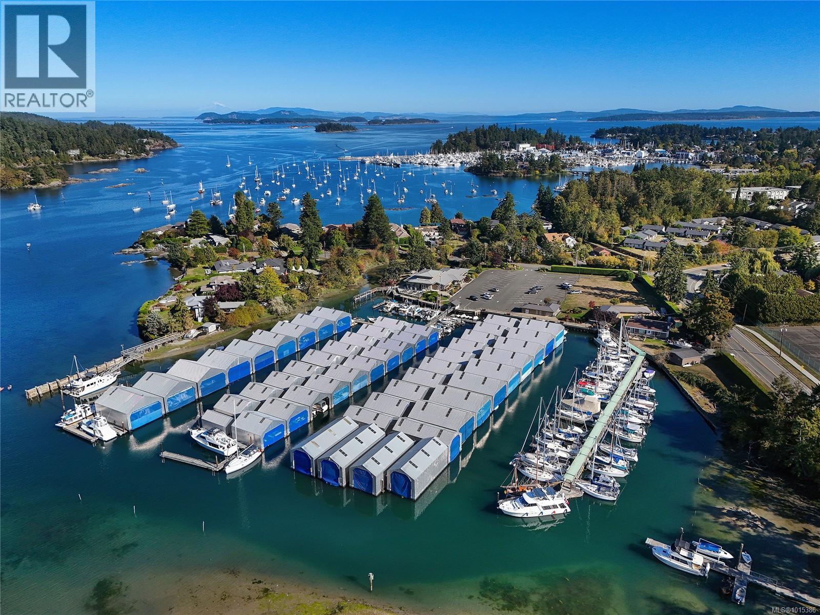 206 10660 McDonald Park Road, North Saanich
