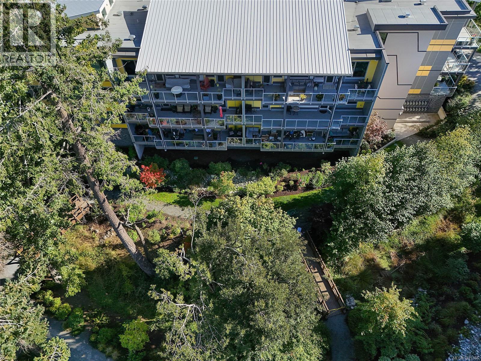 206 10660 McDonald Park Road, North Saanich