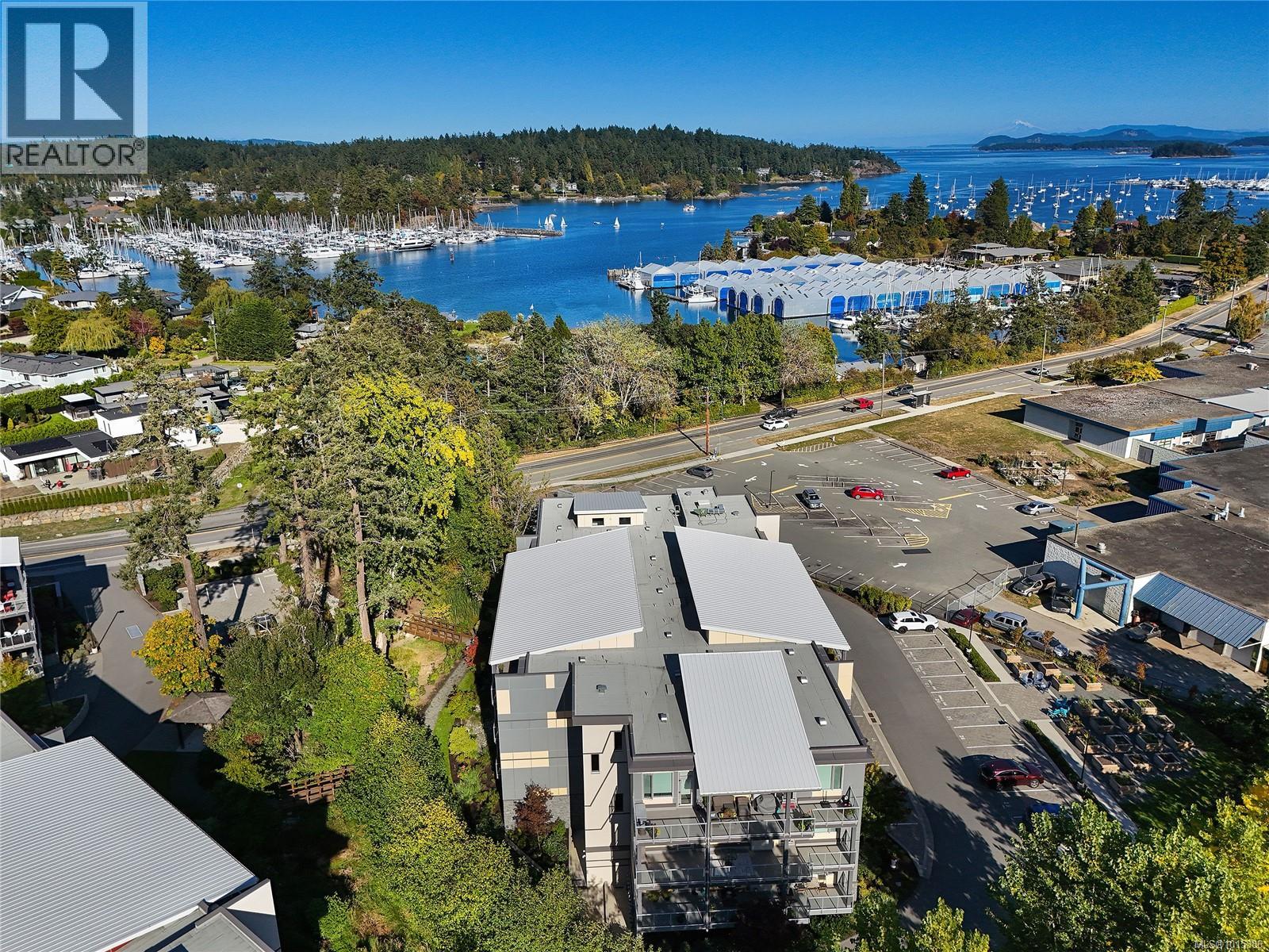 206 10660 McDonald Park Road, North Saanich