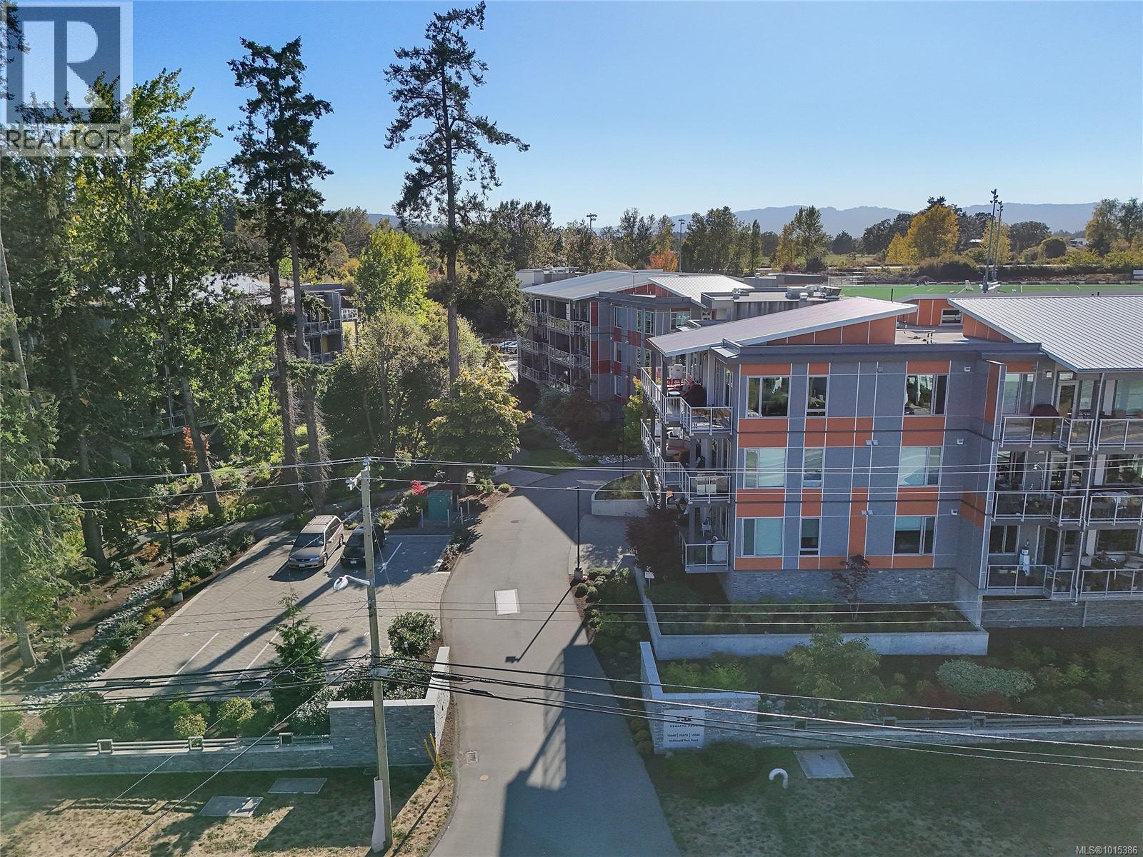 206 10660 McDonald Park Road, North Saanich