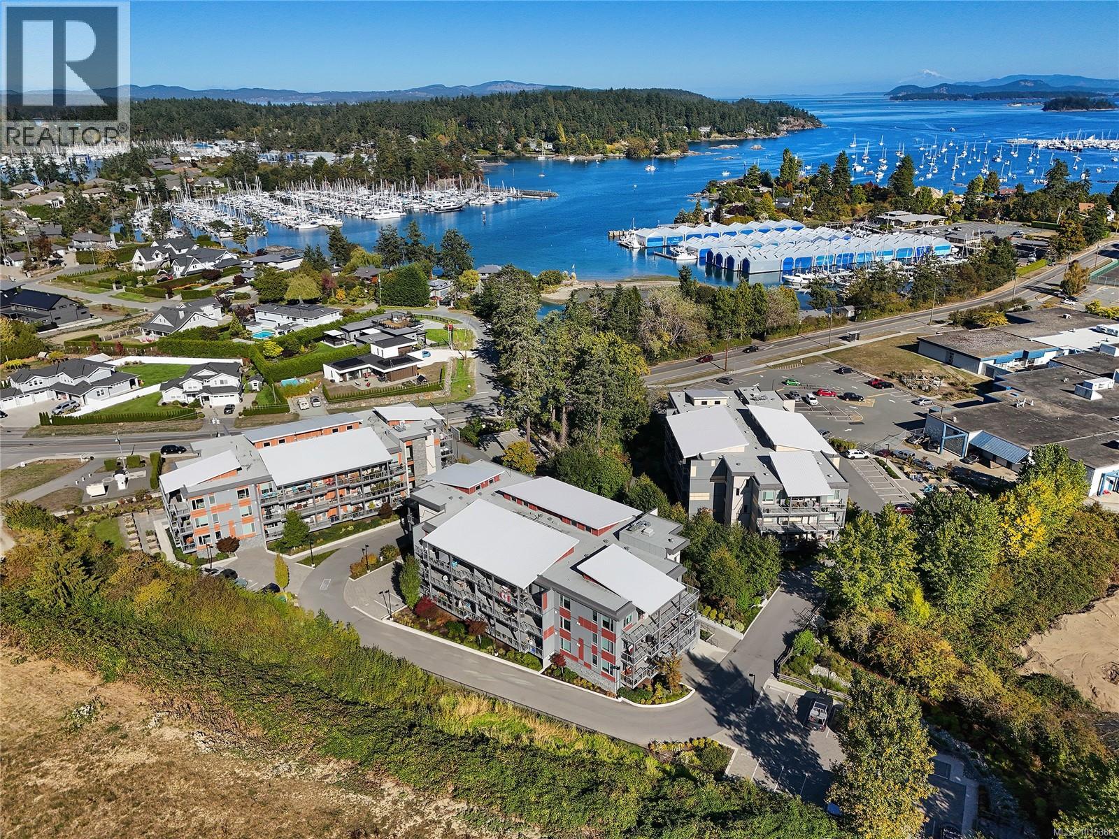 206 10660 McDonald Park Road, North Saanich