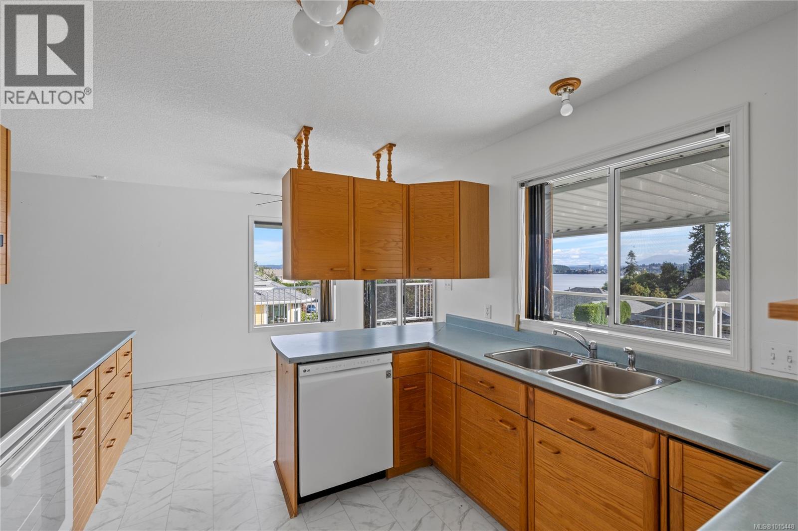 1454 Rose Ann Dr, Nanaimo