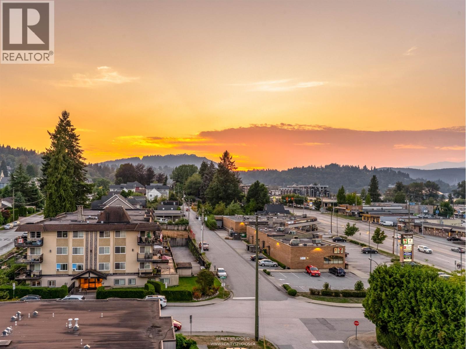 608 3018 ST GEORGE STREET, Port Moody