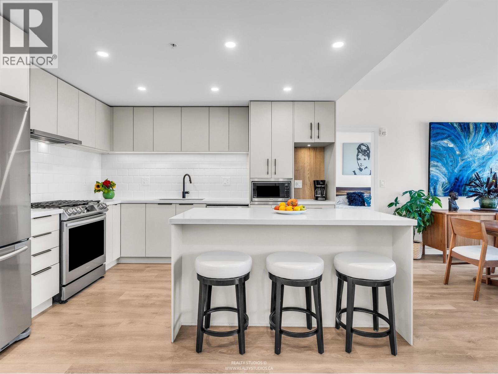 608 3018 ST GEORGE STREET, Port Moody