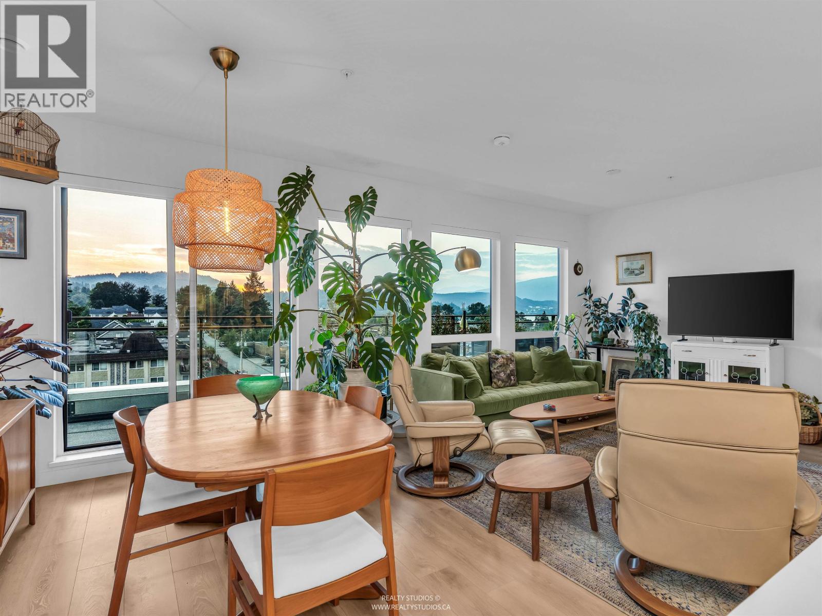 608 3018 ST GEORGE STREET, Port Moody