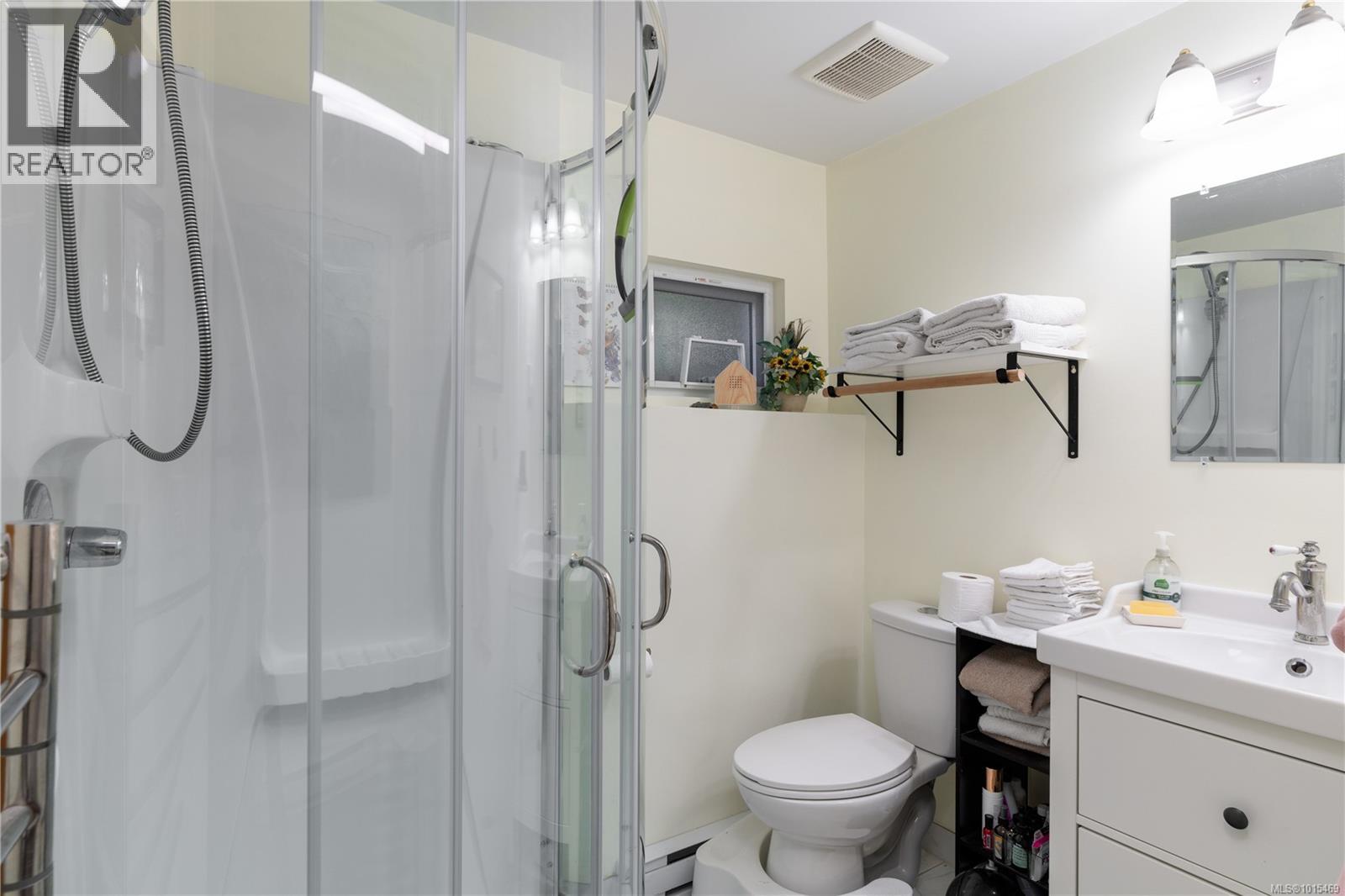  645 Transit Road, Oak Bay