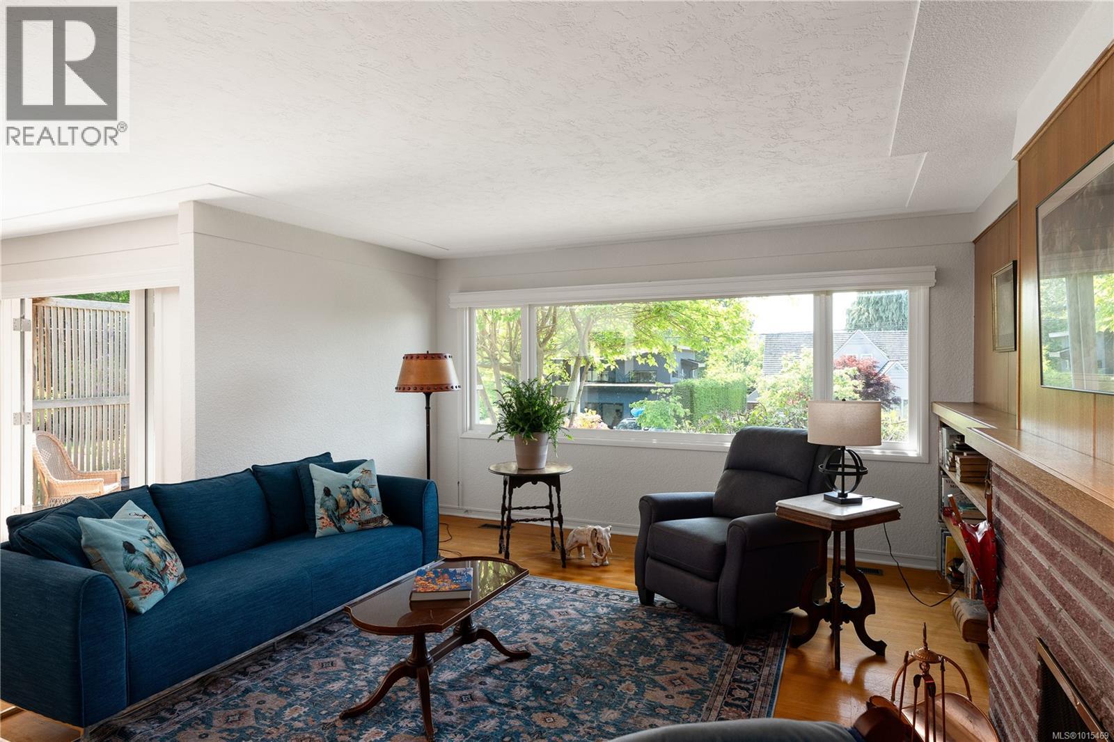  645 Transit Road, Oak Bay