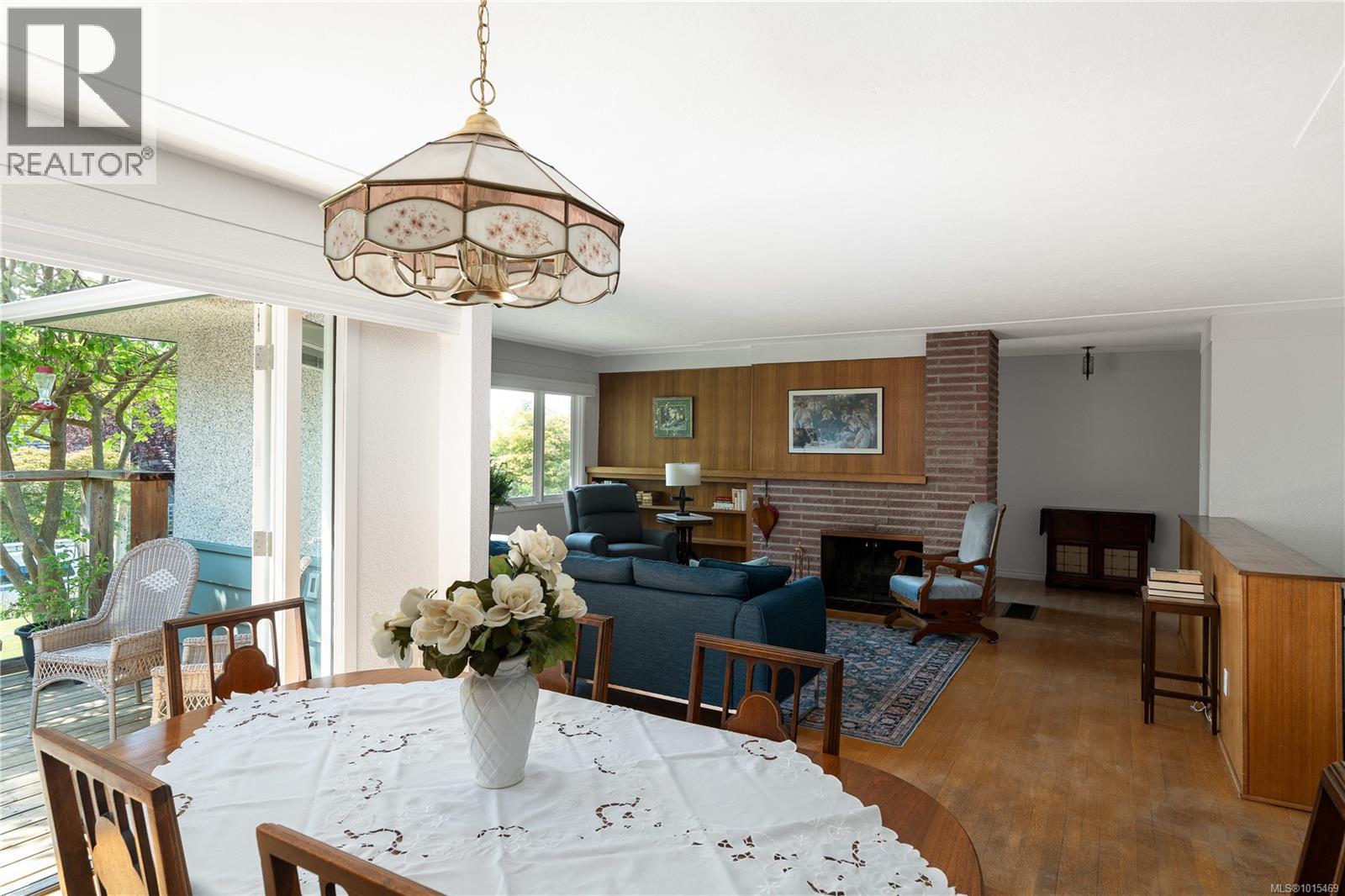  645 Transit Road, Oak Bay