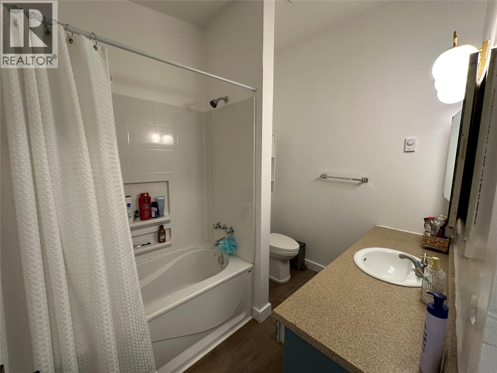 6435 PARK Drive Unit# 6, Oliver