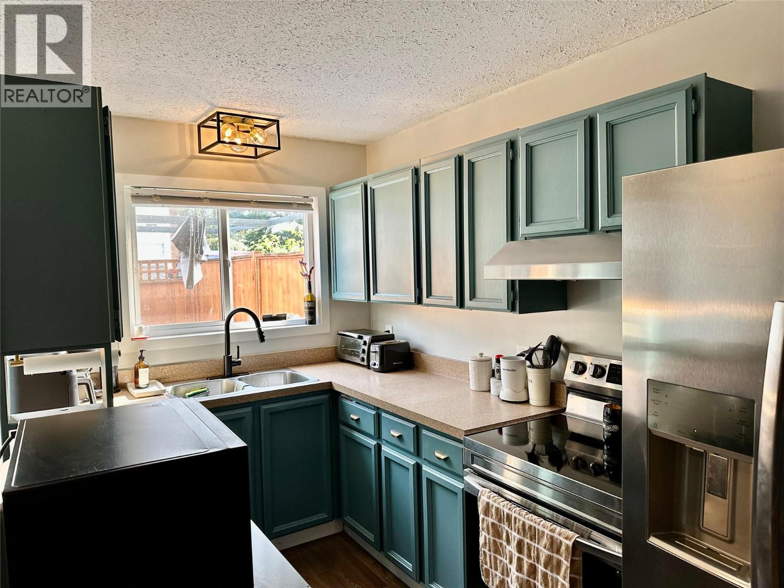 6435 PARK Drive Unit# 6, Oliver