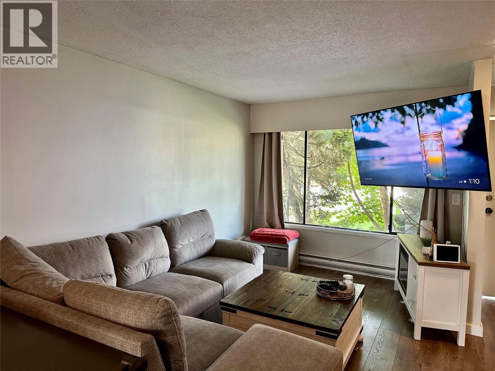 6435 PARK Drive Unit# 6, Oliver