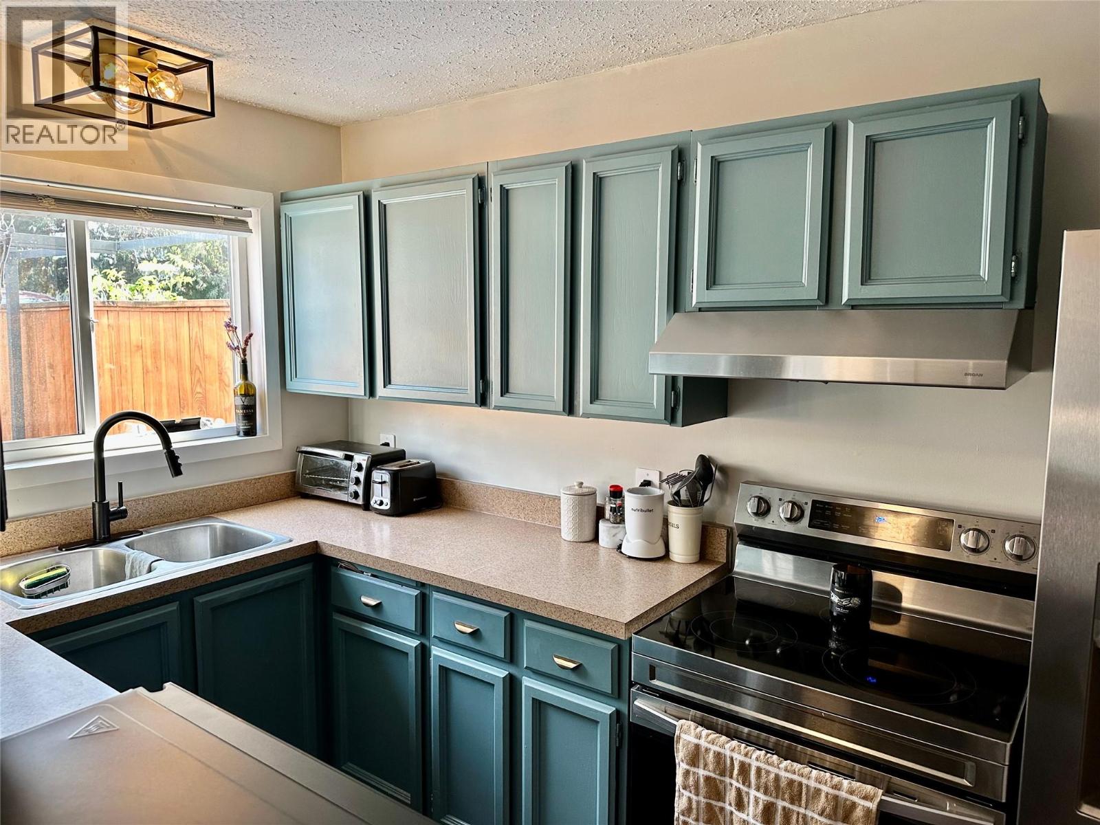 6435 PARK Drive Unit# 6, Oliver