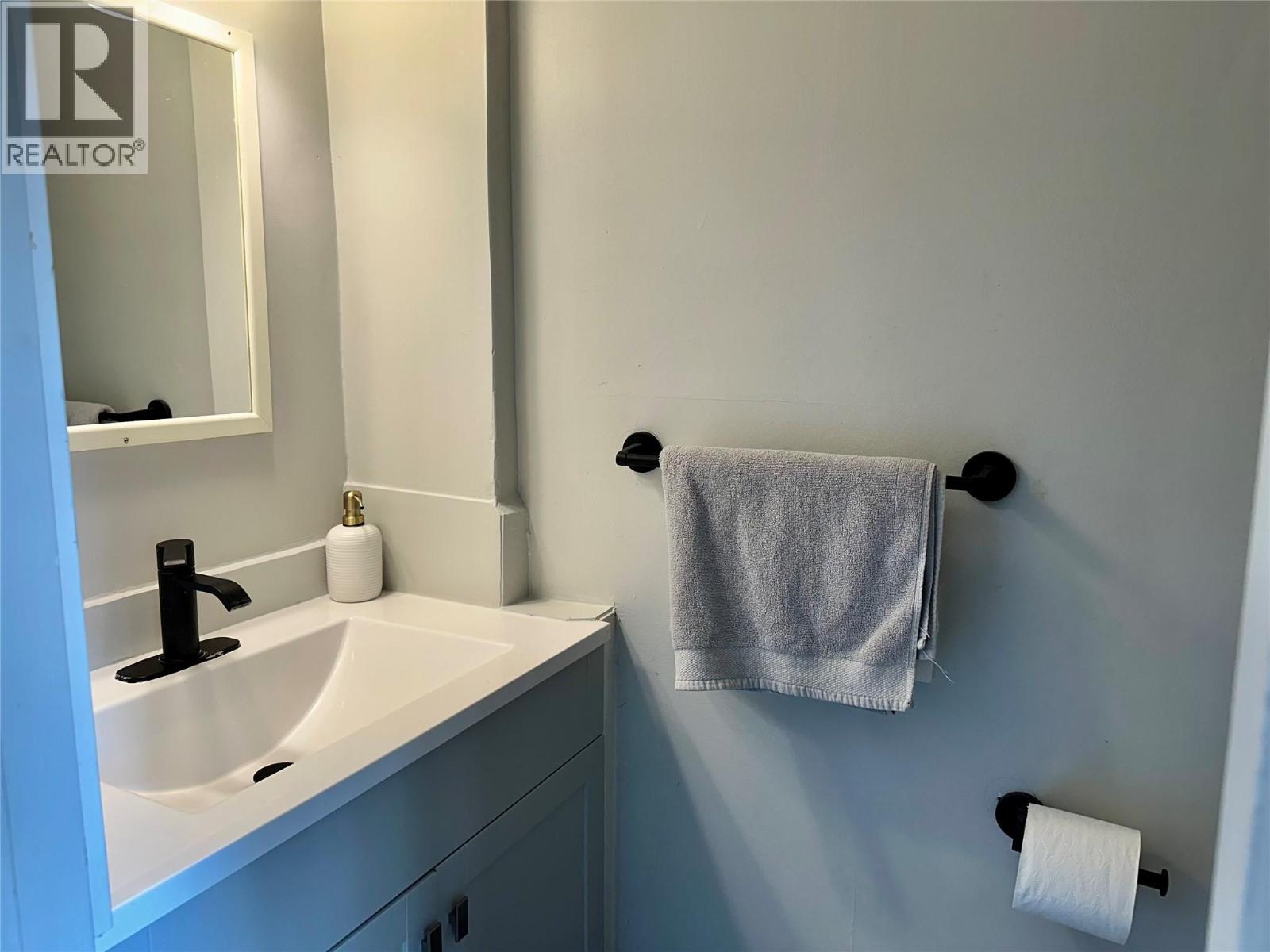 6435 PARK Drive Unit# 6, Oliver