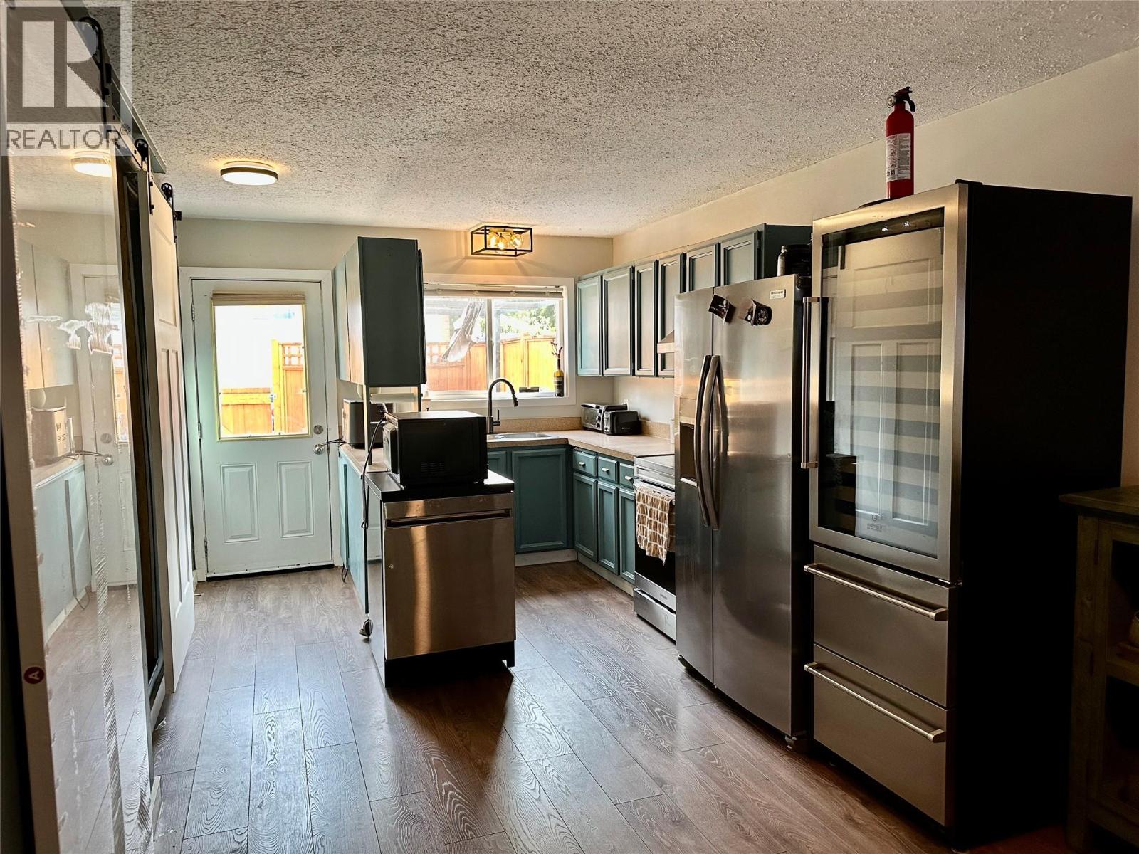 6435 PARK Drive Unit# 6, Oliver