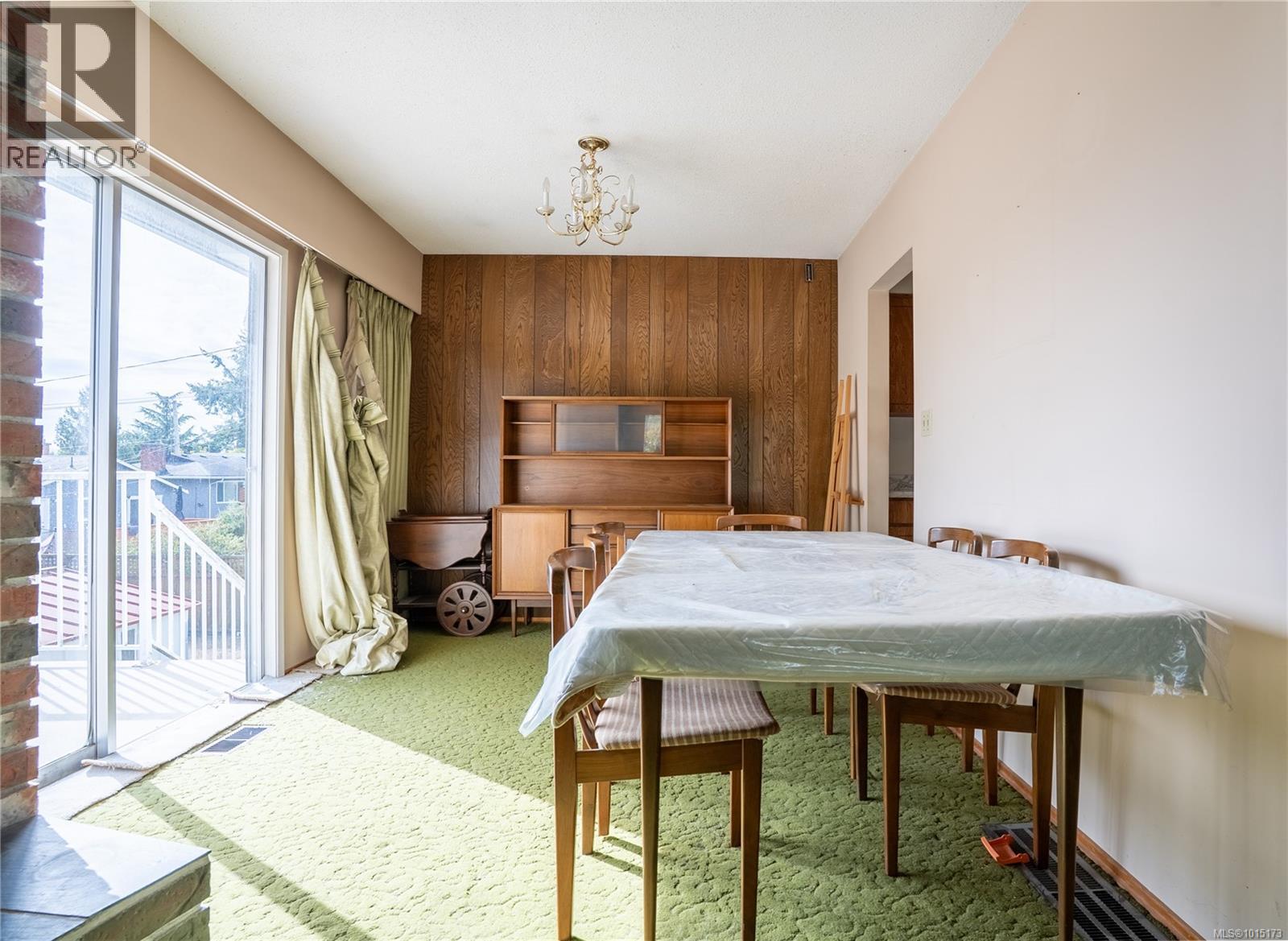  1805 Fairburn Drive, Saanich